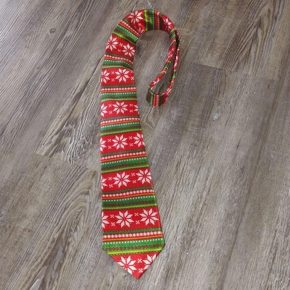 Christmas red green white striped snowflake tie Holiday Christmas  NWOT
